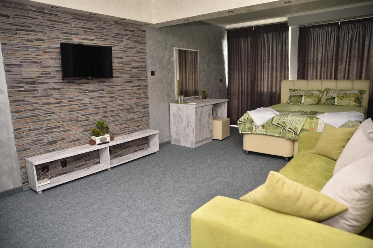 Studios Amigo Veliko Tărnovo Esterno foto