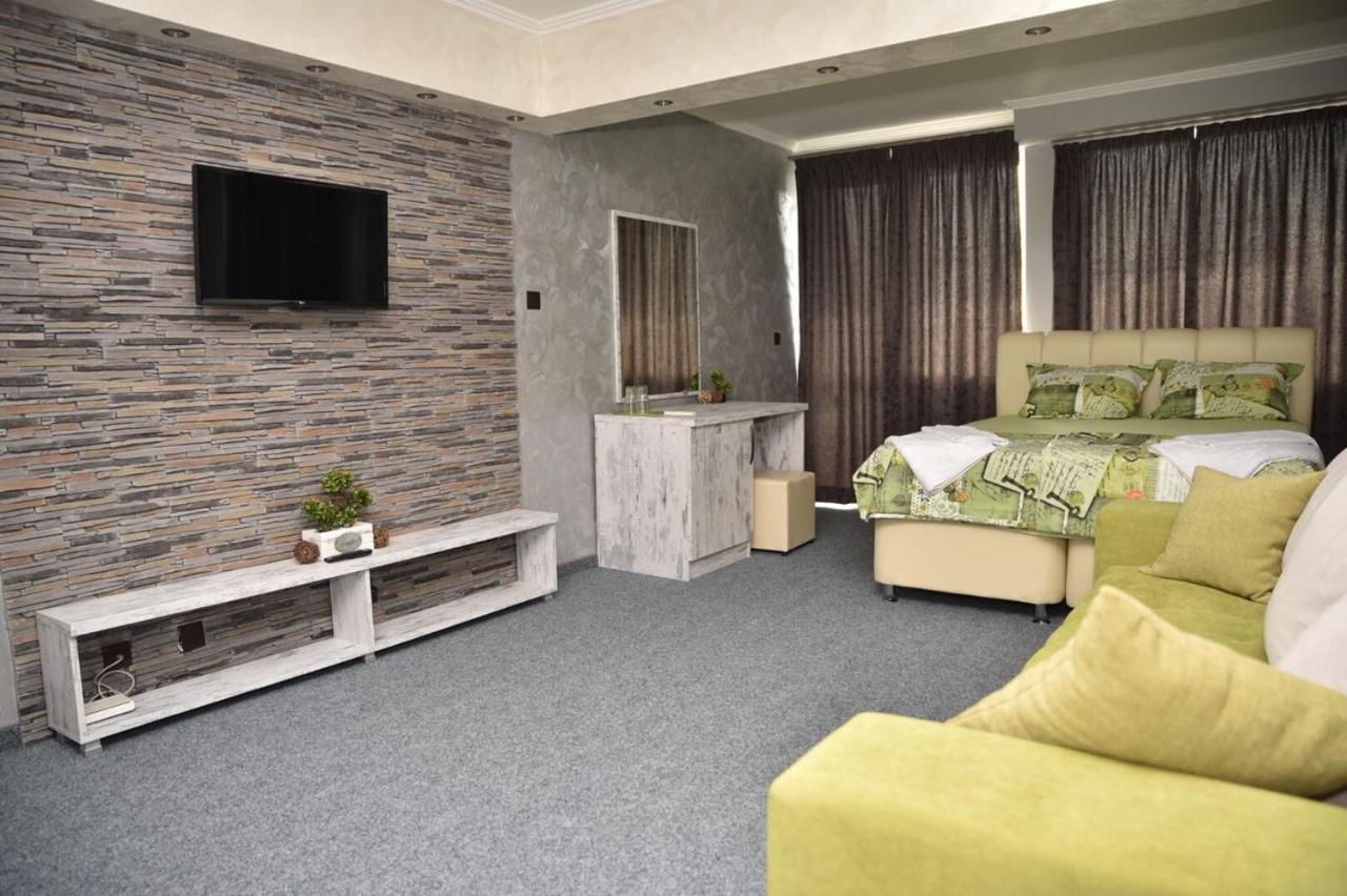 Studios Amigo Veliko Tărnovo Esterno foto