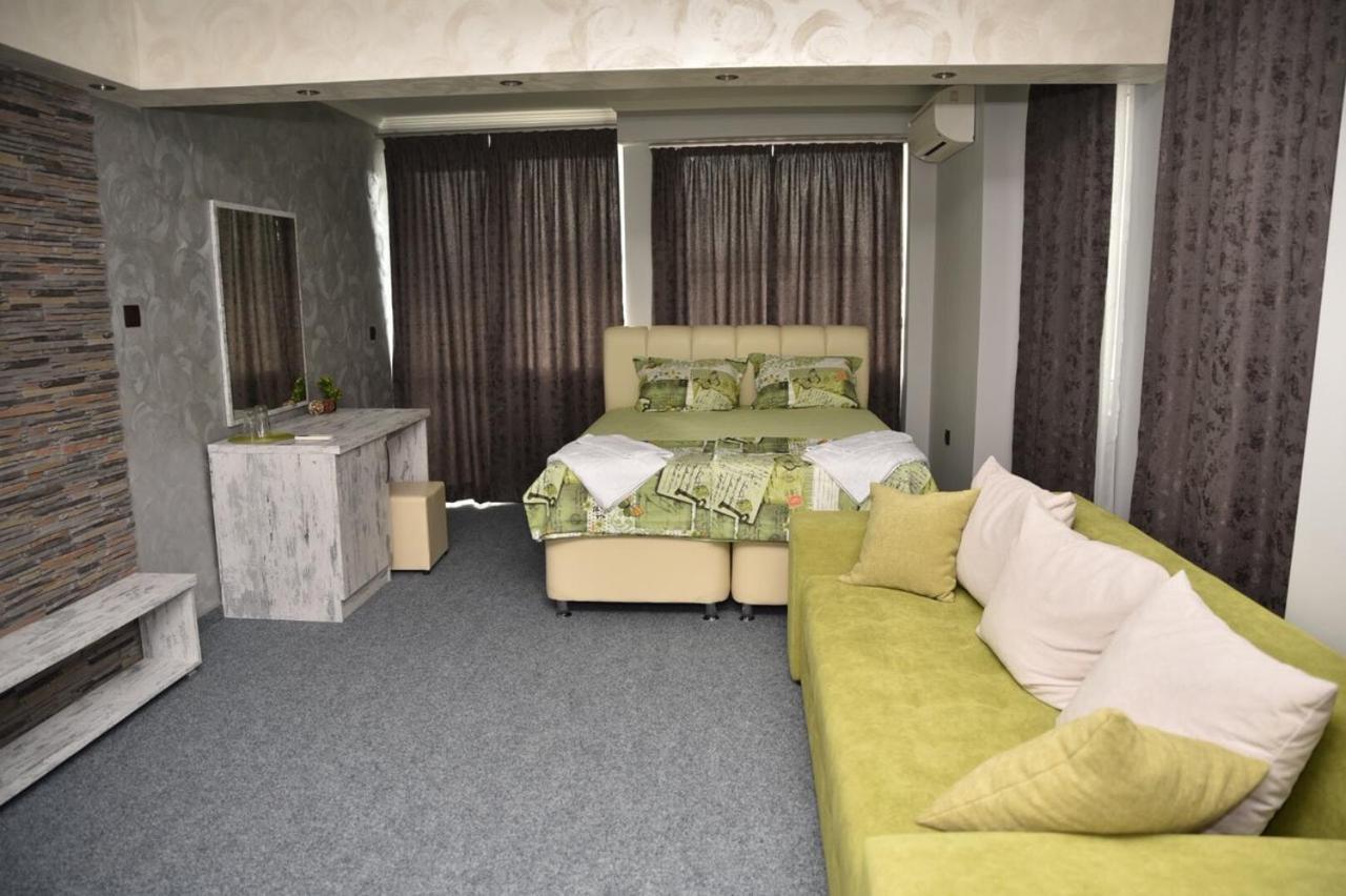 Studios Amigo Veliko Tărnovo Esterno foto