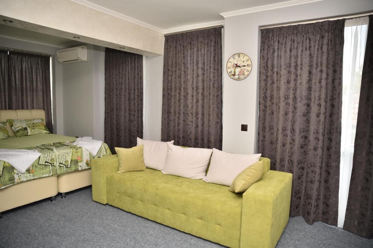 Studios Amigo Veliko Tărnovo Esterno foto