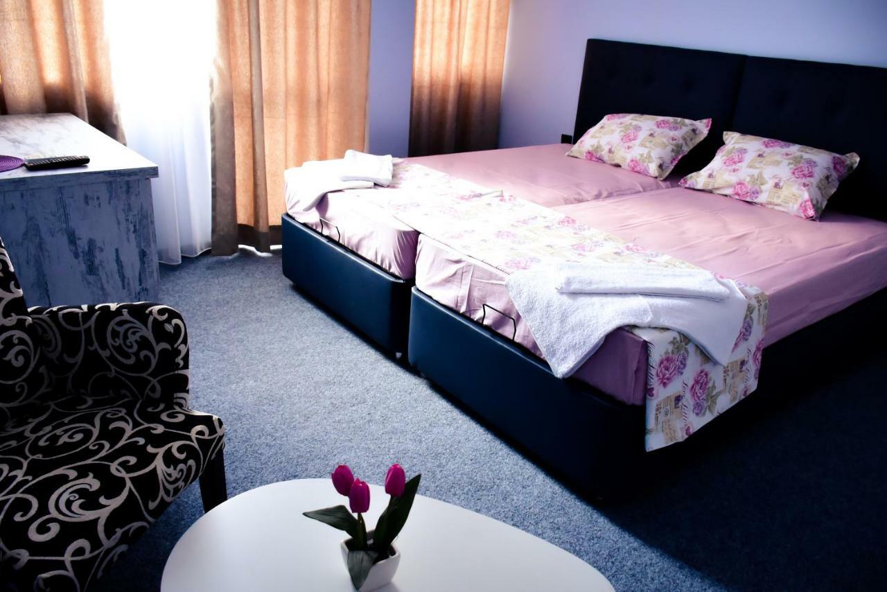 Studios Amigo Veliko Tărnovo Esterno foto